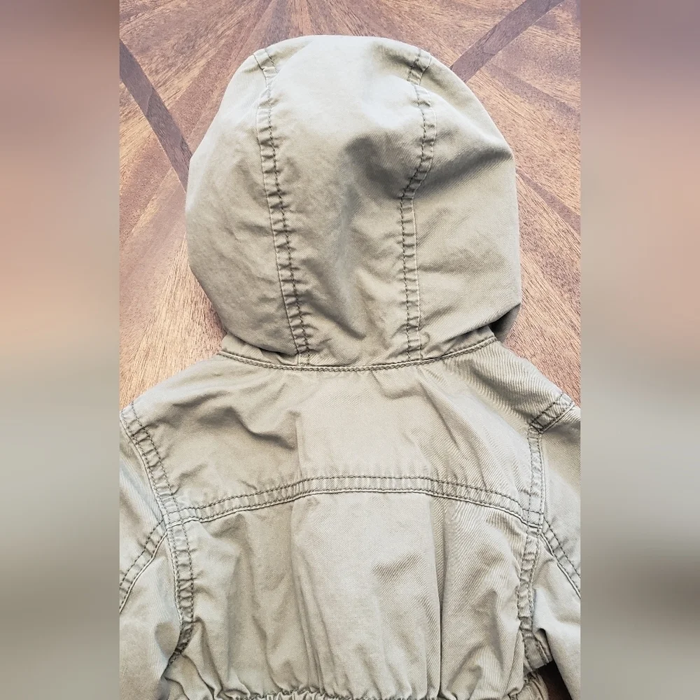 Old Navy Kids/Infant Size 12-18 Months Hooded Khaki Jacket in Green